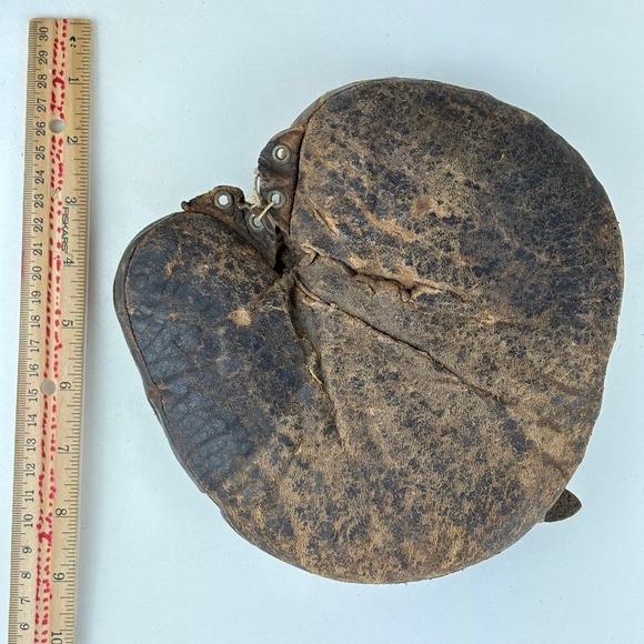 1920s Antique Leather Catcher's Mitt Fully Paded Pillow Style - Picture 5 of 8